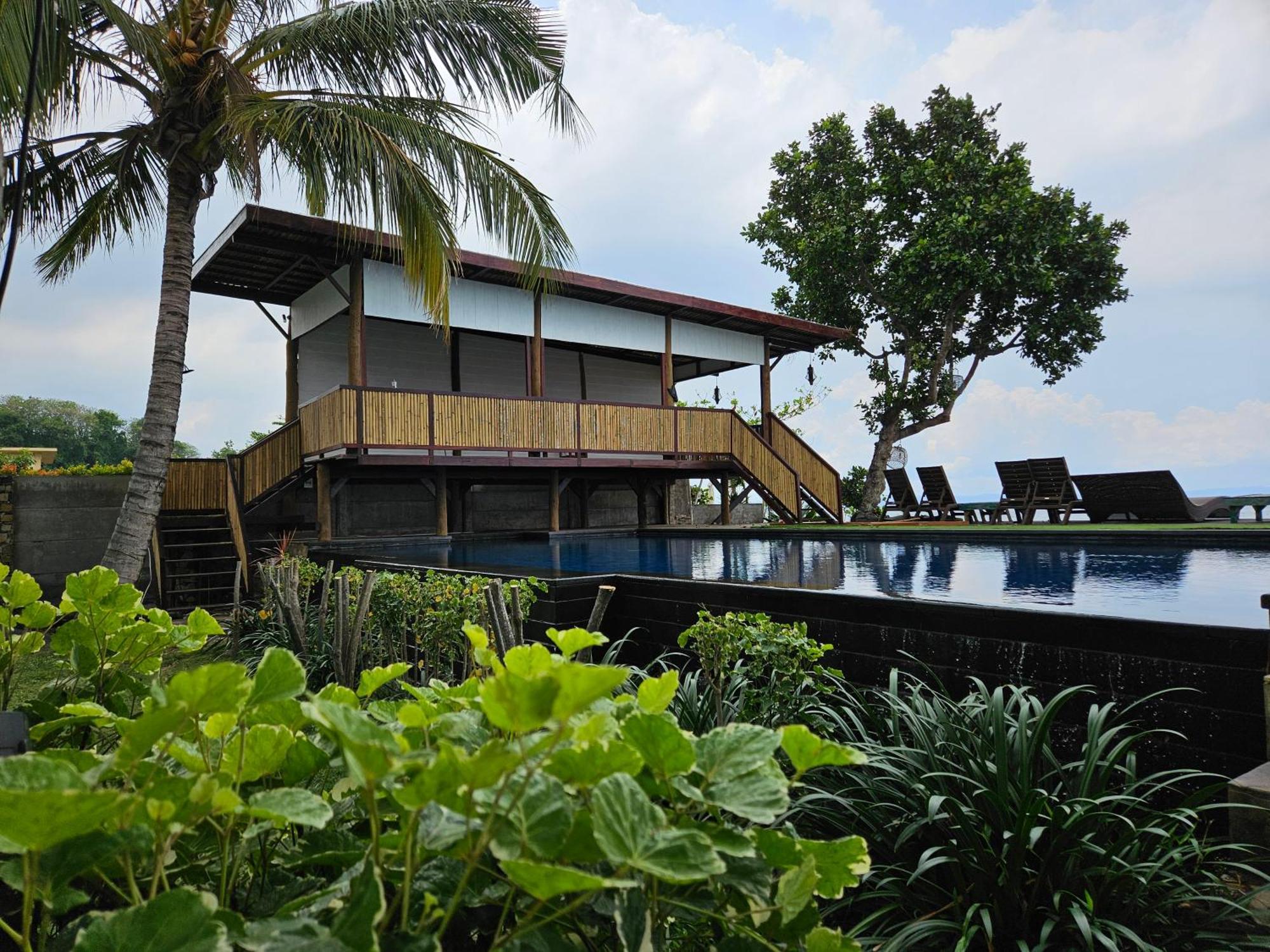 Sunsethouse Lombok Hotel Mangsit Exterior photo