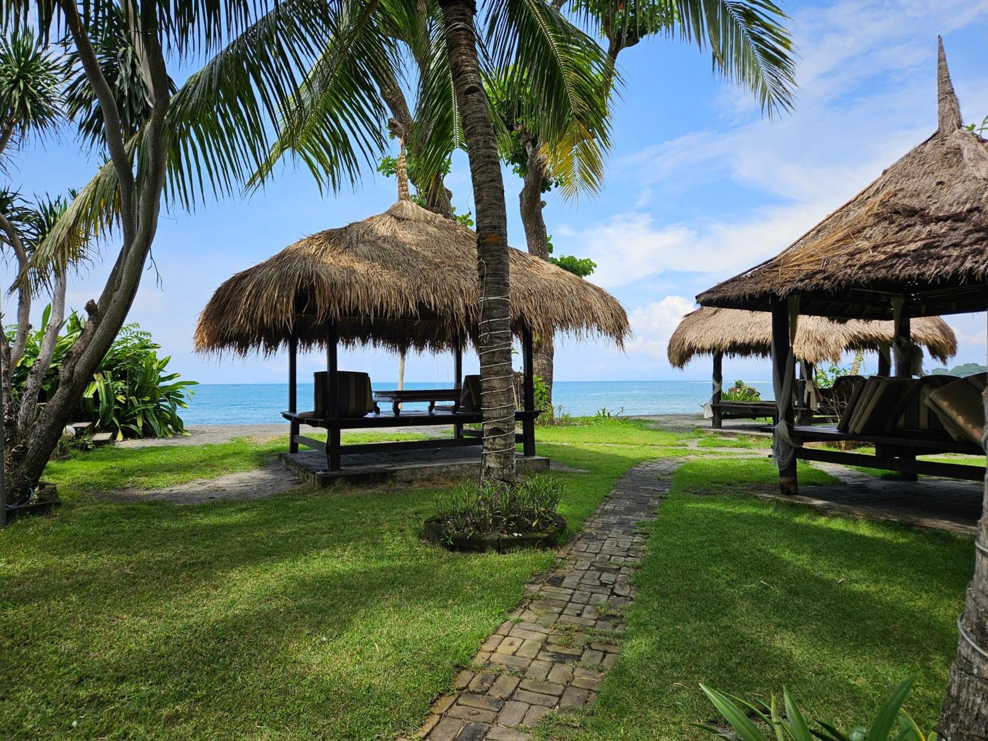 Sunsethouse Lombok Hotel Mangsit Exterior photo