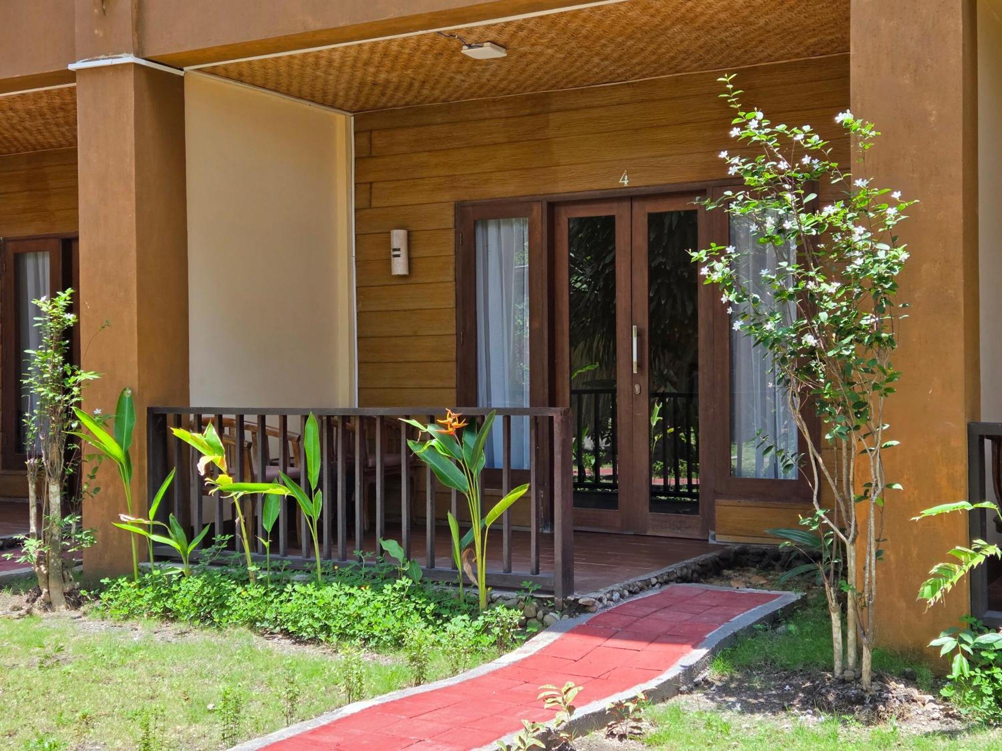 Sunsethouse Lombok Hotel Mangsit Exterior photo