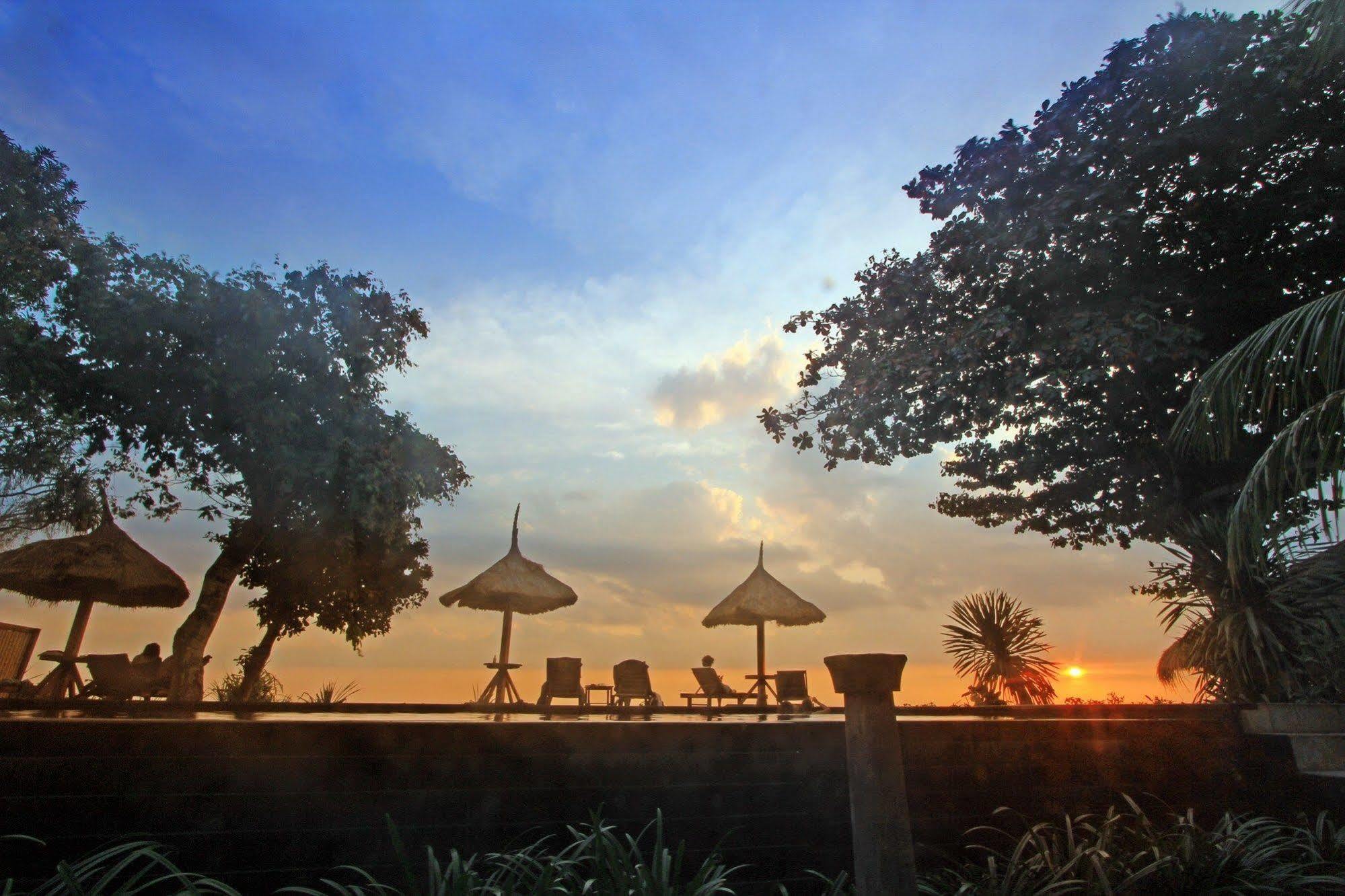 Sunsethouse Lombok Hotel Mangsit Exterior photo
